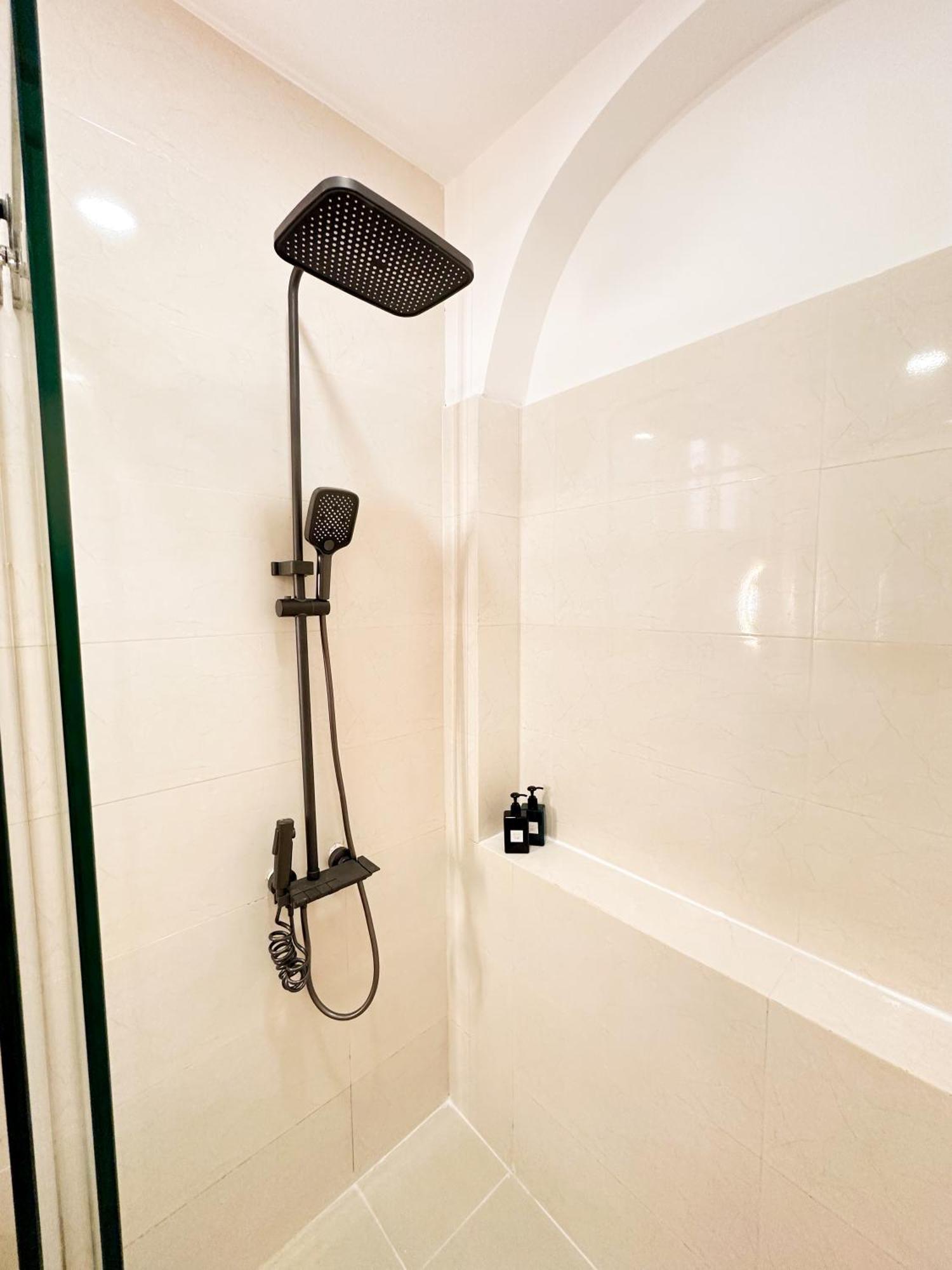 Airie Living Hotel Ho Chi Minh City Bagian luar foto